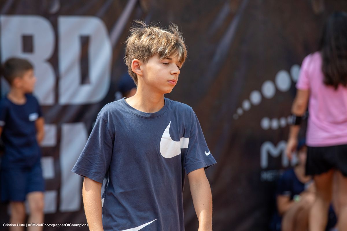 Tenis